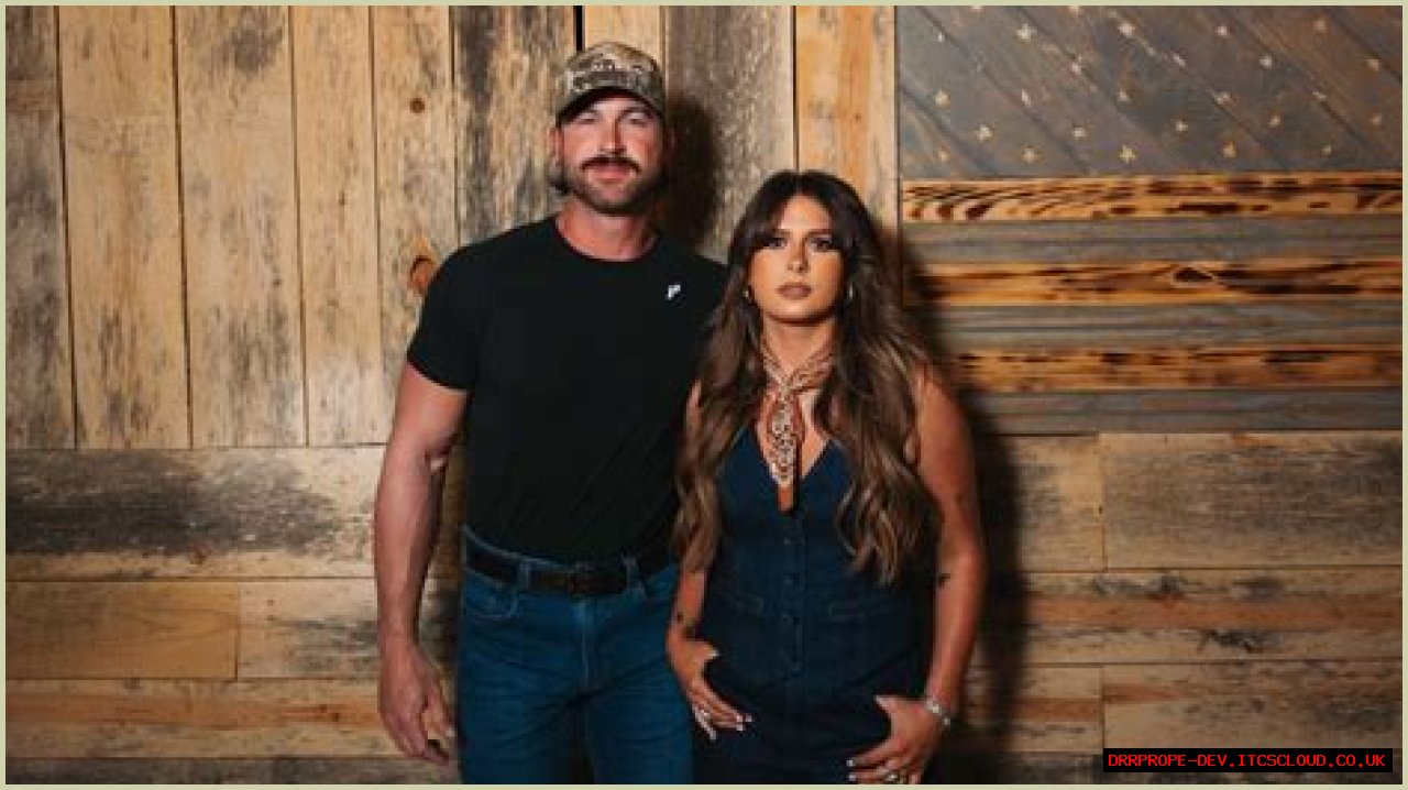 Unraveling The Rumors: Is Ella Langley Dating Riley Green?